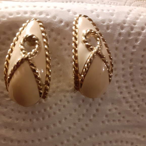 Trifari Beige Enamel and Gold Pierced Earrings - Picture 2 of 2